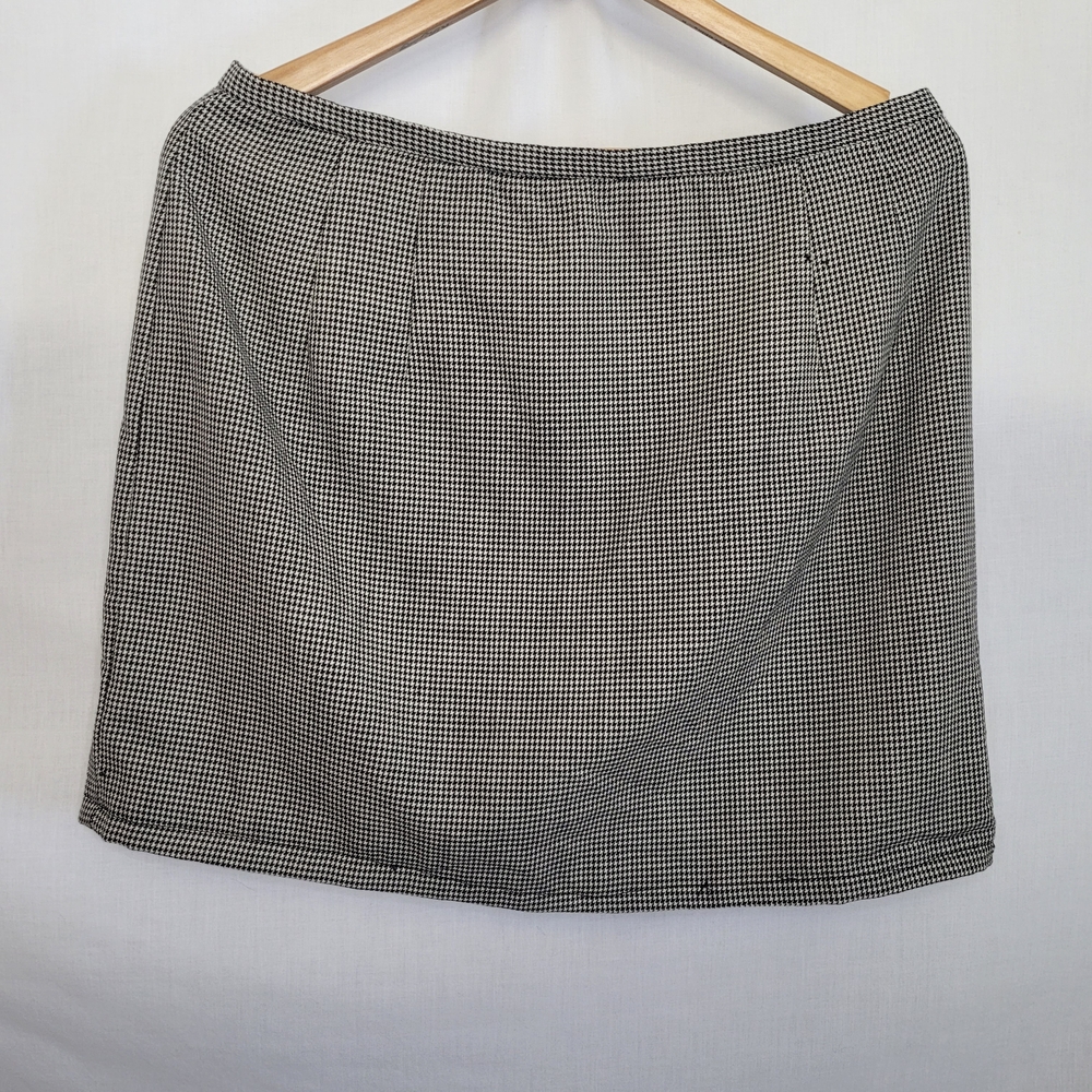 Harve Benard Black and White Houndstooth Pencil Skirt